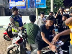 Personel Jaga Polsek Poto Tano Gelar Patroli Bersama Anak Muda Jaga Stabilitas Keamanan