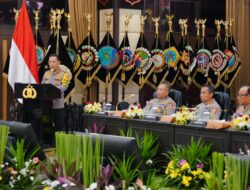 Sampaikan Rilis Akhir Tahun 2025, Kapolri Ajak Doakan Korban Bencana di Sumatera