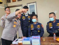 Polda Jabar Pastikan Makanan Aman Dikonsumsi bagi Warga Terdampak Banjir di Karawan