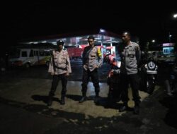 Sinergi Menjaga Harkamtibmas di Malam Pergantian Tahun, Polsek Bolo Bersama Koramil Bolo Menggelar Patroli Gabungan