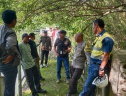 Bhabinkamtibmas Benete Dampingi Peninjauan Embung Batu Bangkong Terkait Masuknya Sampah dari TPA Sampar Jajong
