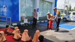 Program Polsanak Polres Lombok Barat: Tanamkan Disiplin Lantas Sejak Dini