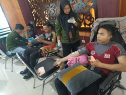 Personel Polres Sumbawa Barat turut warnai kegiatan Donor Darah Dalam Rangka Peringatan HUT Persit Kartika Candra Kirana Ke-80