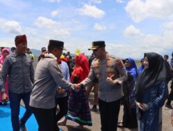 Kapolres Bima Kota Sambut Kedatangan Kapolda NTB di Bandara Sultan Muhammad Salahuddin Bima
