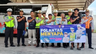 Polantas Menyapa: Polres Lombok Barat Edukasi Driver Travel di Meninting