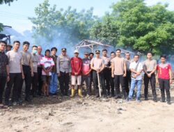 Tindak Lanjuti Instruksi Presiden RI, Personel Polres Bima Kerja Bakti Bersihkan Pantai Kalaki