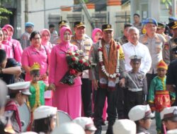 Kapolda NTB Irjen Pol Edy Murbowo Laksanakan Kunjungan Kerja ke Polres Dompu, Berikan Arahan dan Bansos kepada Masyarakat