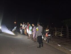 Bhabinkamtibmas Ajak Warga Labuhan Kertasari Aktifkan Kembali Siskamling di Kawasan Wisata