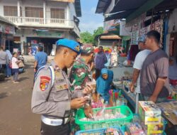 Operasi Gabungan, Jelang Bulan Suci Ramadhan, Polsek Bolo dan Koramil Bolo Sita Puluhan Jenis Petasan di Pasar Sila