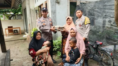 Aksi Satu Personel Satu Telur Polsek Kediri Sasar Balita Banyumulek