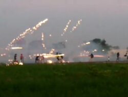 Ganggu Ibadah Tarawih, Perang Mercon di Lapangan Nasional Selong Dibubarkan Polisi