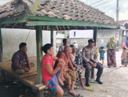 BHABINKAMTIBMAS DESA LABUHAN HAJI SAMBANG WARGA, AJAK JAGA KAMTIBMAS DAN DUKUNG KETAHANAN PANGAN