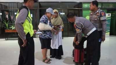 Sat Lantas Polres Sumbawa Fasilitasi Perdamaian dan Kawal Kepulangan WNA Rusia Korban Laka Lantas