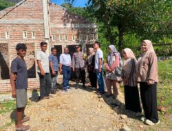 **Bhabinkamtibmas Desa Lamusung Dampingi Monitoring Pembangunan RTLH, Wujud Sinergi Warga dan Pemerintah**