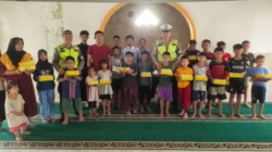 Kapolres Lombok Barat Salurkan Bingkisan untuk Anak Yatim