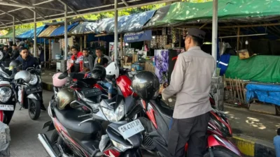 Polres Lombok Barat Intensifkan Edukasi Pemudik di Pelabuhan Lembar