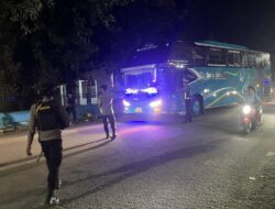 Pantau Aktivitas Masyarakat,Personel Pos Pam Operasi Ketupat Rinjani Polres Bima Kabupaten Menggelar Patroli Dialogis di Terminal Tente