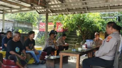 Polsek Batulayar Perkuat Sinergitas Lewat Jumat Curhat di Desa Bengkaung demi Kamtibmas Kondusif