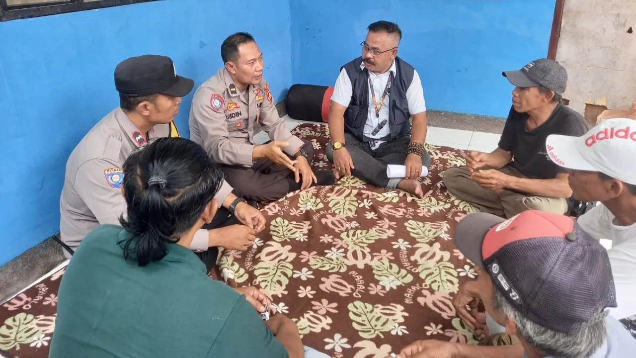 Perkuat Sinergi dengan Masyarakat, Sat Binmas Polres Lombok Barat Gelar Sambang Desa di Labuapi