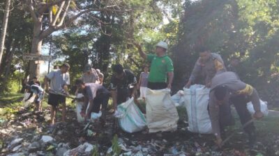 Sinergi TNI-Polri dan Pemerintah Kecamatan Moyo Hulu Gelar Gotong Royong Massal
