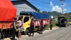 Patroli KRYD, Satsamapta Polres Bima Kabupaten Bantu Jemur Padi Warga