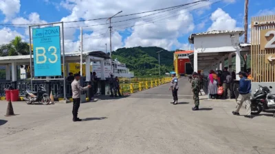 Polsek Kawasan Pelabuhan Lembar Intensifkan Pengamanan KMP Atyana Guna Pastikan Kelancaran Penyeberangan Lembar-Padangbai