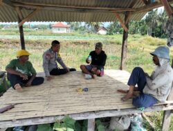 Bhabinkamtibmas Desa Bagik Papan Laksanakan Silaturahmi Dan Himbauan Dukung Program Ketahanan Pangan