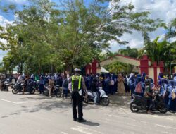 SAT LANTAS POLRES DOMPU LAKSANAKAN STRONG POINT SIANG, WUJUDKAN KAMSELTIBCAR LANTAS YANG AMAN