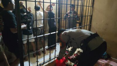 Polres Bima Kota Gelar Razia Tahanan, Antisipasi Barang Terlarang di Sel