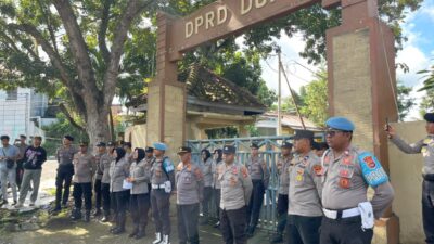 POLRES DOMPU AMANKAN AKSI MAY DAY, PENDEKATAN HUMANIS JAGA SITUASI TETAP KONDUSIF