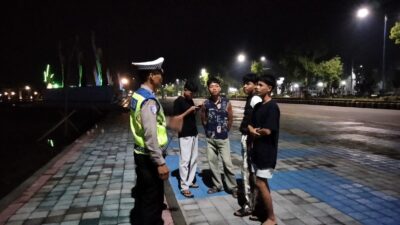 Satlantas Polres Lombok Barat Kepung Jalur Rawan, Pastikan Malam Masyarakat Aman dari Kriminalitas