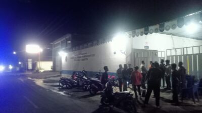 Patroli Blue Light, Polsek Asakota Sambangi Warga dan Sampaikan Imbauan Kamtibmas