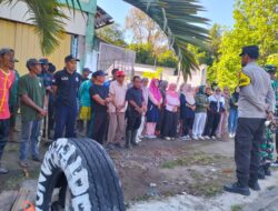 Bhabinkamtibmas Kelurahan Dalam Bersama Warga Gelar Gotong Royong Jumat Bersih di Jembatan Pelangi