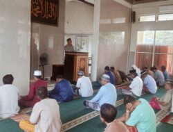 KANIT BINPOLMAS POLRES DOMPU MENJADI KHOTIB DAN IMAM SHOLAT JUMAT, WUJUD PENDEKATAN POLRI DENGAN MASYARAKAT MELALUI KEGIATAN KEAGAMAAN