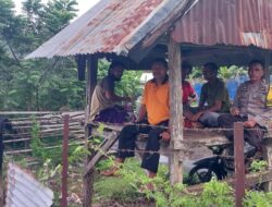 BHABINKAMTIBMAS DESA MANGGENAE JALIN SILATURAHMI DENGAN WARGA, AJAK PETANI TINGKATKAN HASIL PERTANIAN