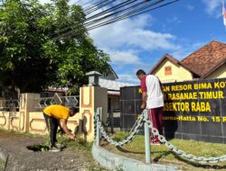 Personel Polsubsektor Raba Polres Bima Kota Laksanakan Manajemen Kebersihan Lingkungan Mako