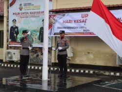 UPACARA HARI KESADARAN NASIONAL, POLRES DOMPU BERIKAN PENGHARGAAN KEPADA JUARA LOMBA SATKAMLING