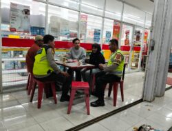 Patroli Dialogis Hebat, Polsek Seteluk Ajak Masyarakat Jaga Kamtibmas dan Waspadai TPPO