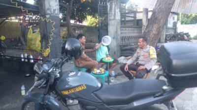 Bhabinkamtibmas Ijobalit Perkuat Silaturahmi dengan Warga Demi Keamanan Lingkungan