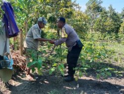 Bhabinkamtibmas Lombok Barat Dampingi Petani Hortikultura Sukseskan Ketahanan Pangan
