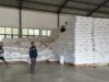Polsek Gerung Kawal Distribusi 19 Ton Jagung ke BULOG NTB