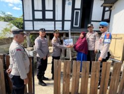 Polsek Ropang Salurkan 50 Paket Sembako bagi Warga Terdampak Musibah dan Masyarakat Kurang Mampu