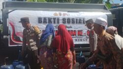 Atasi Kekeringan, Polres Lombok Barat Distribusikan Air Bersih