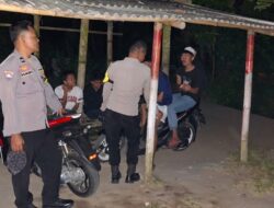 Tiga Anggota Polsek Montong Gading Laksanakan Patroli Blue Light Antisipasi 3c Dan Gangguan Kamtibmas