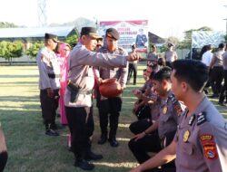 Kapolres Pimpin Upacara Kenaikan Pangkat Personel Polres Sumbawa Barat