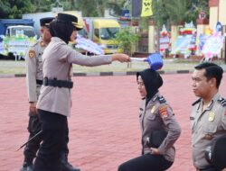 Kapolres Sumbawa Pimpin Upacara Korps Raport Kenaikan Pangkat 78 Personel Polri