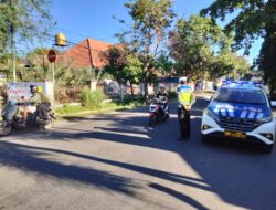 Cegah Pelanggaran Lalu Lintas, Sat Lantas Polres Sumbawa Intensifkan Patroli di Simpang 4 Kejaksaan