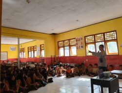 Bhabinkamtibmas Polres Bima Kota Sosialisasikan Bahaya Kenakalan Remaja kepada Pelajar SMPN 5 Langgudu
