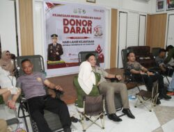 Wujud Sinergitas, Kapolres Sumbawa Barat Ikut Mendonorkan Darah dalam Rangka Hari Lahir Kejaksaan RI ke-81