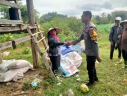 Dukung Program Asta Cita Presiden, Bhabinkamtibmas Desa Mokong Sambangi Petani di Persawahan Kalimian